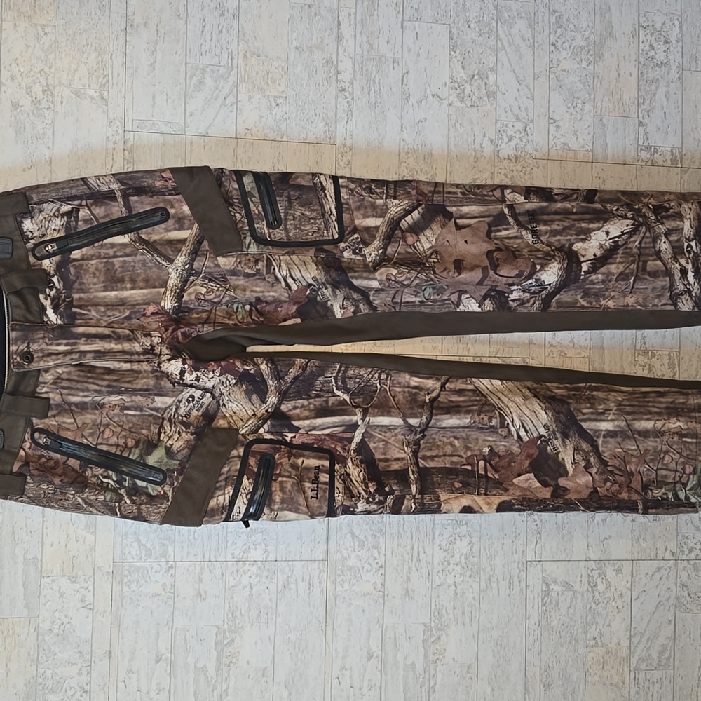 L.L. Bean Men's Realtree Camo Hunting Pants with Brown Panels